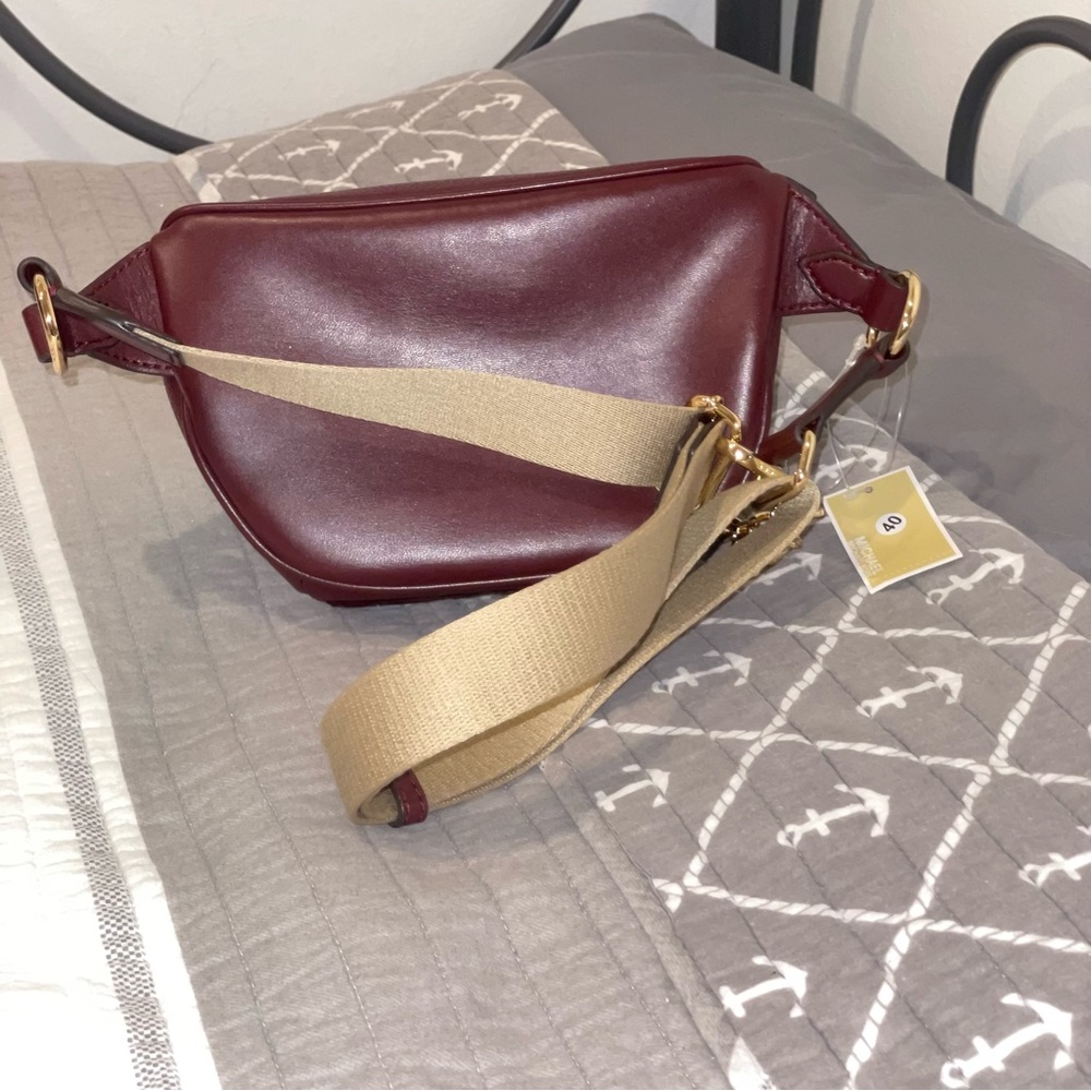 Michael Kors Maisie Small 2-in-1 Waistpack in Oxblood Leather - Picture 12 of 12